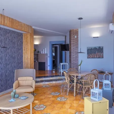 Villa Seahorse, Fontane Bianche, Siracusa, Beachfront, Great Wifi, Beautiful Garden