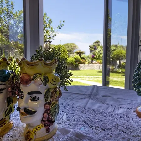 Willa Seahorse, Fontane Bianche, Siracusa, Beachfront, Great Wifi, Beautiful Garden *